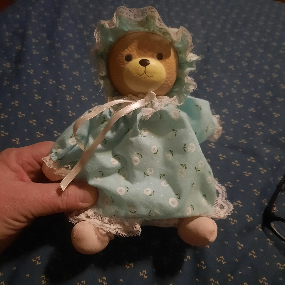 *bogo* 1989 artmark Chicago Ltd bear music box with rotating head
